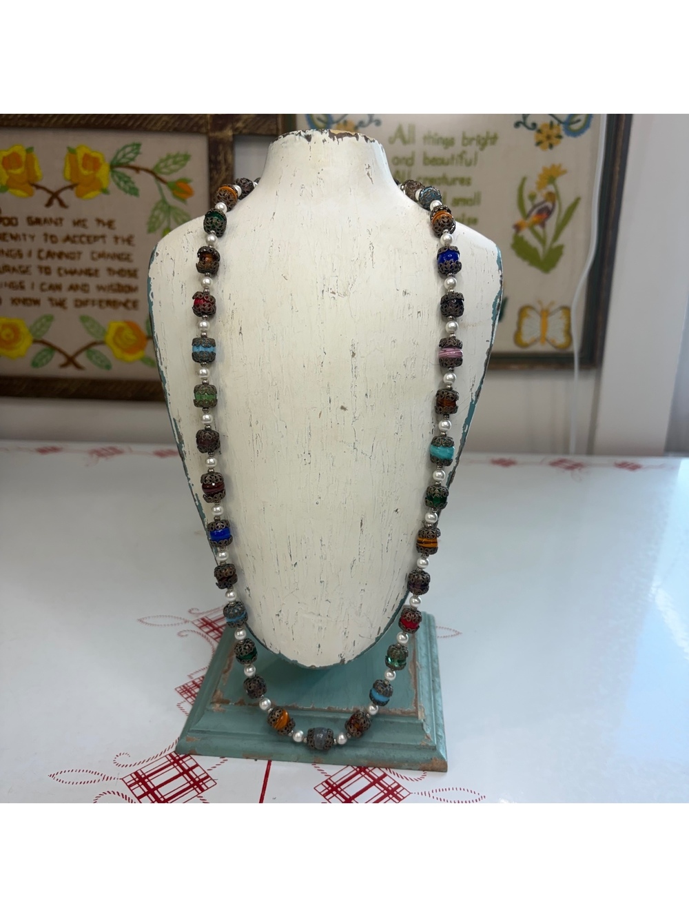 Unsigned glass bead necklace with filigree details vintage